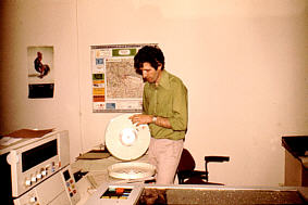 Operator Herbert Winkler 1978 am IBM Grorechner