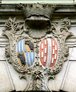Wappen- über Portal